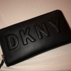 DKNY wallet